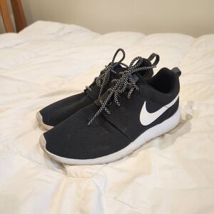 Nike Women's Roshe One Shoes - Size 11 | Casual, Running & Athletic